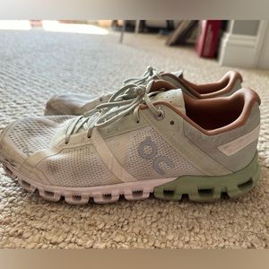 On cloud size 9 Womens running shoes